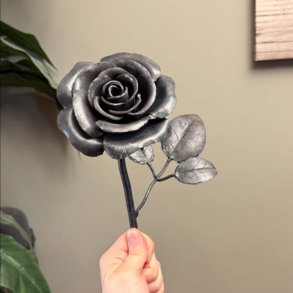 Welded Black Metal Steel Rose Hand-Forged Sculpture Blacksmith Metalwork - Picture 9 of 15